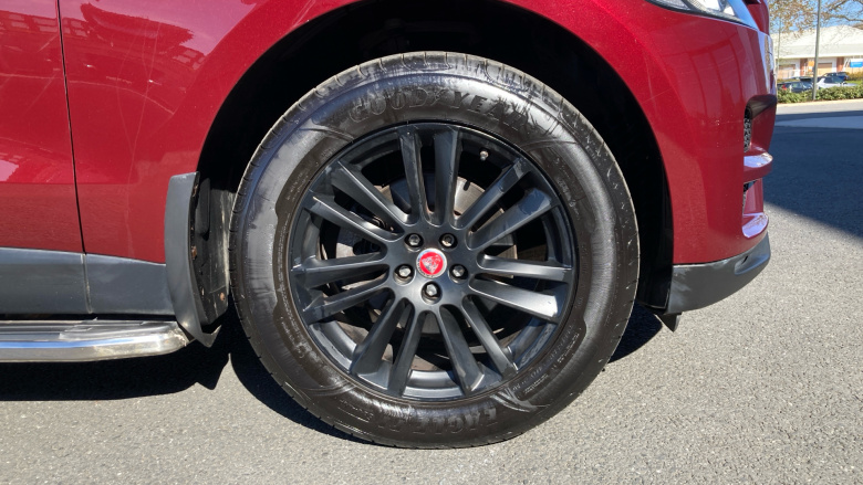 Jaguar F-Pace 2.0d Portfolio 5dr Auto AWD Diesel Estate